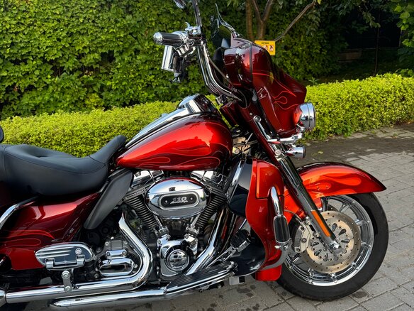 2010 Harley-Davidson CVO, оранжевый, 1150000 рублей - вид 4