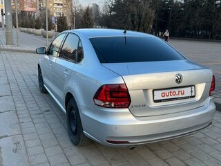 2015 Volkswagen Polo V Рестайлинг, серебристый, 1100000 рублей, вид 5