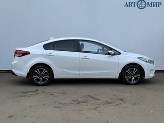 2018 Kia Cerato III Рестайлинг (Classic), белый, 1590000 рублей, вид 4