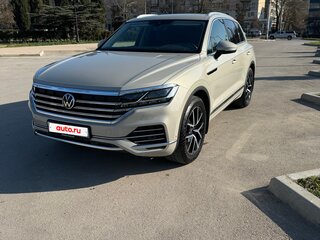 2021 Volkswagen Touareg III, коричневый, 7800000 рублей, вид 1