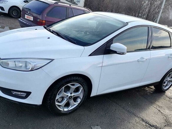 2015 Ford Focus III Рестайлинг, белый, 1090000 рублей - вид 1