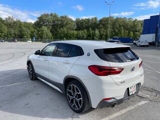 2018 BMW X2 sDrive18i I (F39), белый, 1849000 рублей, вид 3