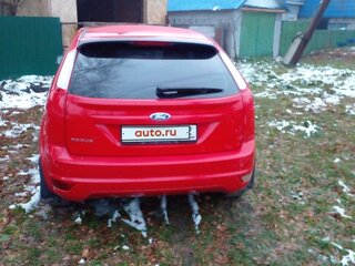 2011 Ford Focus II Рестайлинг, красный, 700000 рублей, вид 3