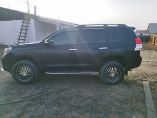 2010 Toyota Land Cruiser Prado 150 Series, чёрный, 2800000 рублей, вид 4