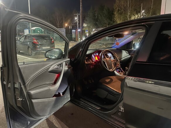 2011 Opel Astra J, чёрный, 400000 рублей - вид 7