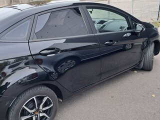 2015 Ford Fiesta Mk6 Рестайлинг, чёрный, 800000 рублей, вид 3