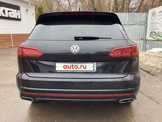 2019 Volkswagen Touareg III, чёрный, 7000000 рублей, вид 4