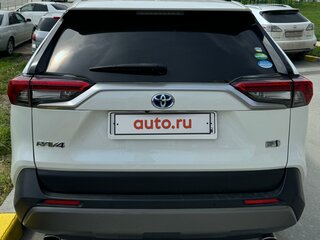 2019 Toyota RAV4 V (XA50), белый, 3700000 рублей, вид 2