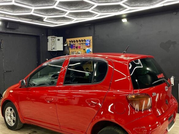 2003 Toyota Vitz I (P10), красный, 520000 рублей - вид 5