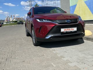 2021 Toyota Venza II, красный, 2975555 рублей, вид 3