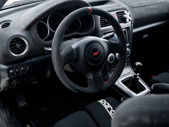 2004 Subaru Impreza WRX STi II Рестайлинг 1, жёлтый - вид 4