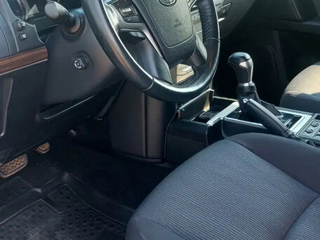 2019 Toyota Land Cruiser Prado 150 Series Рестайлинг 2, белый, 5200000 рублей, вид 4