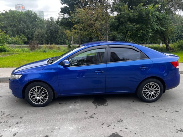 2010 Kia Cerato 5-speed II, голубой, 800000 рублей - вид 3