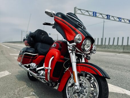 2016 Harley-Davidson CVO, красный, 1900000 рублей, вид 1