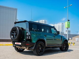 2021 Land Rover Defender 110 II, серый, 8000000 рублей, вид 2