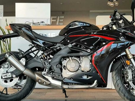 2025 QJMotor SRK 600 RC, чёрный, 699000 рублей, вид 4