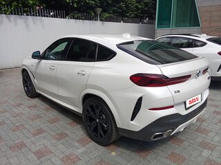 2021 BMW X6 M50d III (G06), белый, 5200000 рублей, вид 4