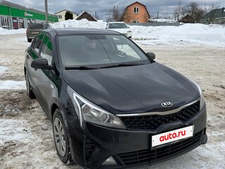 2021 Kia Rio IV Рестайлинг, чёрный, 1500000 рублей, вид 3
