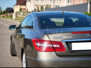 2009 Mercedes-Benz E-Класс 250 5G-Tronic IV (W212, S212, C207), зелёный, 1300000 рублей, вид 2