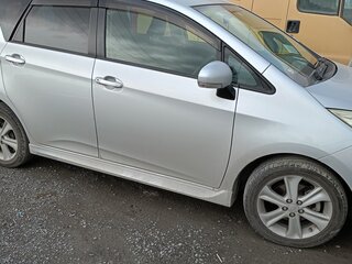 2011 Subaru Trezia, серебристый, 1050000 рублей, вид 3