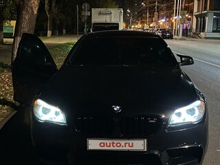 2013 BMW 5 серии 520i VI (F10/F11/F07), чёрный, 1900000 рублей, вид 3