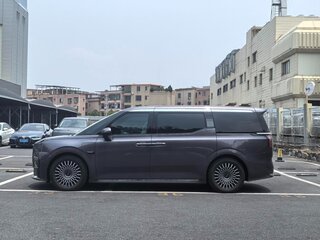2025 Zeekr 009 140 kWh I Рестайлинг, серебристый, 8699017 рублей, вид 3