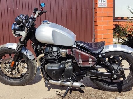2023 Royal Enfield Interceptor 650, серебристый, 700000 рублей, вид 2