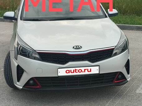 2020 Kia Rio IV Рестайлинг, серебристый, 1600000 рублей, вид 1