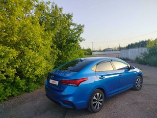 2017 Hyundai Solaris II, синий, 1250000 рублей, вид 2