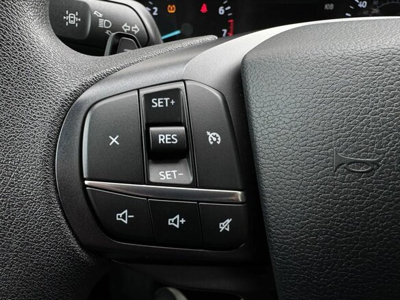 2020 Ford Explorer VI, чёрный, 2949000 рублей - вид 15