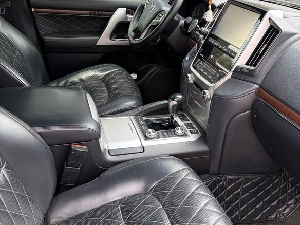 2016 Toyota Land Cruiser 200 Series Рестайлинг 2, белый - вид 6