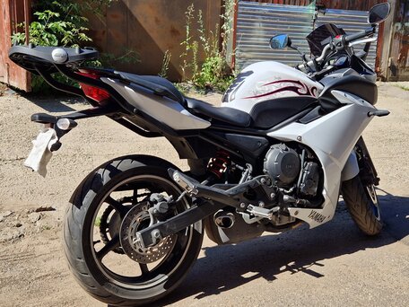 2009 Yamaha FZR600, белый, 490000 рублей, вид 3