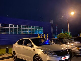 2016 Kia Rio III Рестайлинг, серебристый, 990000 рублей, вид 2
