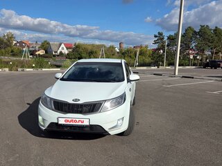 2013 Kia Rio III, белый, 600000 рублей, вид 3