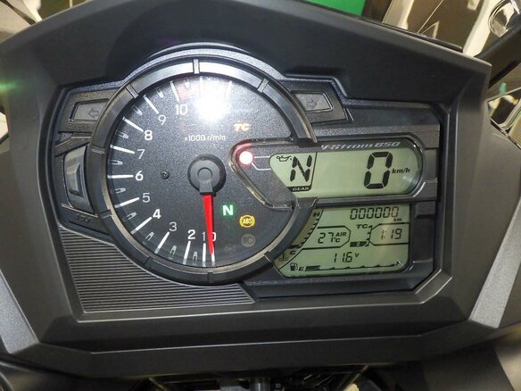 2025 Suzuki V-Strom DL 650, белый, 1125000 рублей - вид 6