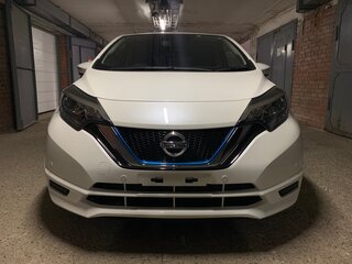 2020 Nissan Note e-Power II Рестайлинг, белый, 1380000 рублей, вид 2