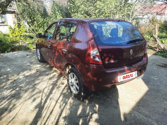 2011 Renault Sandero I, красный, 370000 рублей - вид 5