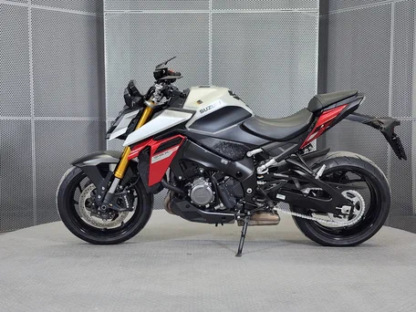 2025 Suzuki GSX-S 1000, серебристый, 1299000 рублей, вид 5