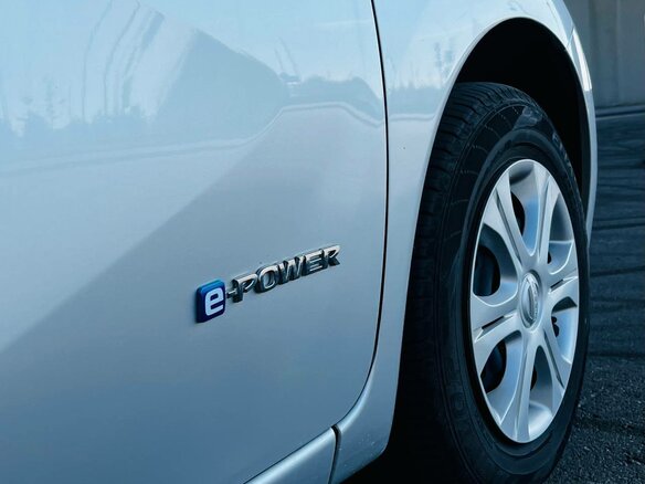 2018 Nissan Note e-Power II Рестайлинг, серый, 1480000 рублей - вид 10