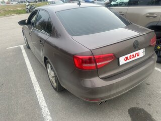 2015 Volkswagen Jetta VI Рестайлинг, коричневый, 1050000 рублей, вид 3