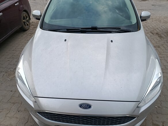 2018 Ford Focus III Рестайлинг, серебристый, 1600000 рублей - вид 2