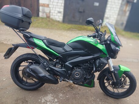 2020 Bajaj Dominar 400, зелёный, 333333 рублей, вид 4