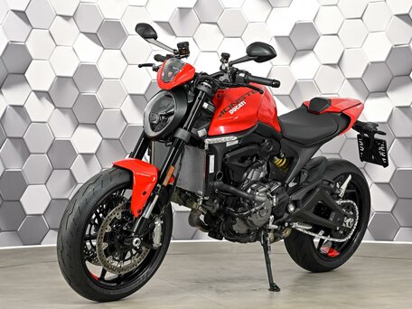 2021 Ducati Monster 937, красный, 977000 рублей, вид 2