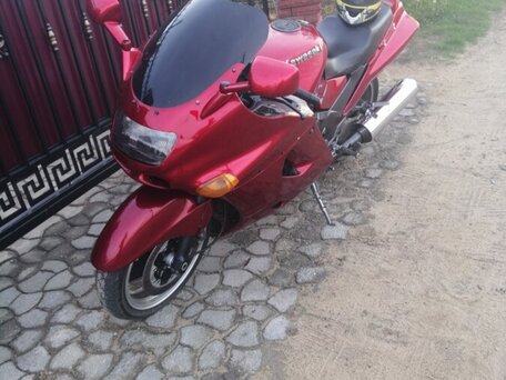2000 Kawasaki ZZR 1100, красный, 254715 рублей, вид 2