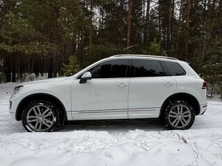 2016 Volkswagen Touareg II Рестайлинг, белый, 3499990 рублей, вид 1