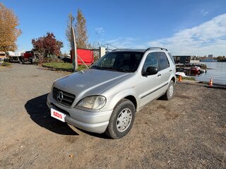 1998 Mercedes-Benz M-Класс 320 I (W163), серебристый, 375000 рублей, вид 1