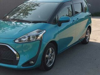 2019 Toyota Sienta II, зелёный, 1850000 рублей, вид 1