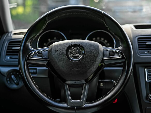 2017 Skoda Yeti I Рестайлинг, белый, 770000 рублей - вид 6