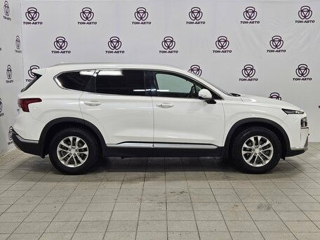 2021 Hyundai Santa Fe IV Рестайлинг, белый, 3146000 рублей, вид 4