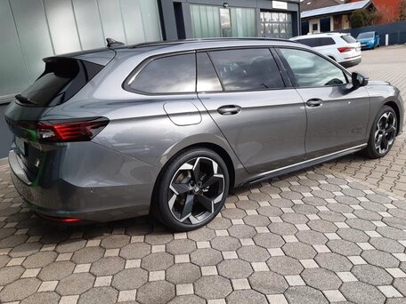 2026 Skoda Superb IV, серый, 1990000 рублей, вид 3